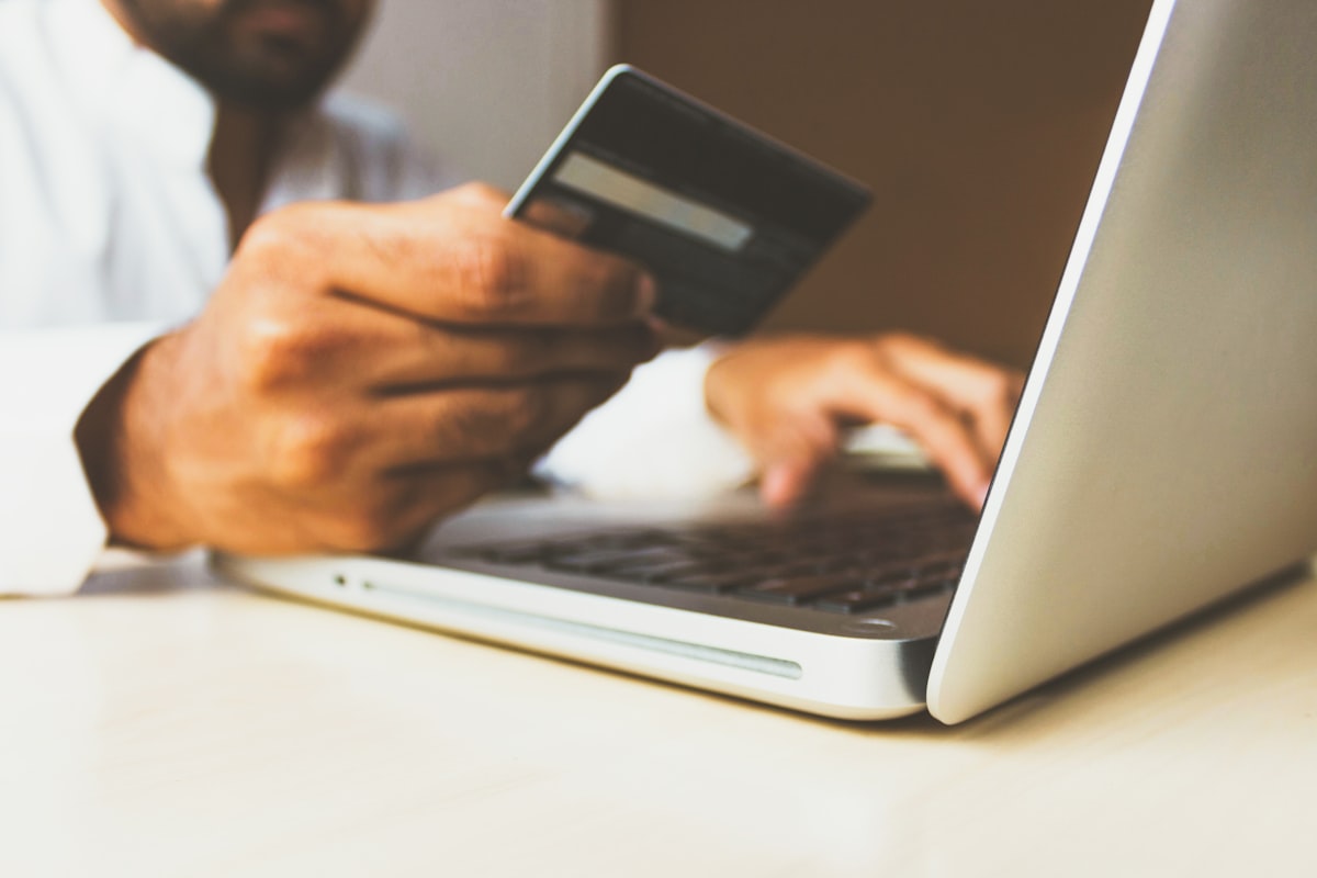 Tienda online con métricas de conversión